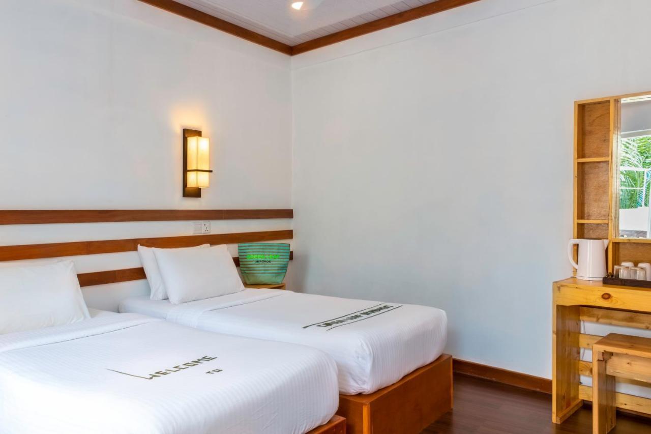 Green Leaf Guest House - Omadhoo ภายนอก รูปภาพ
