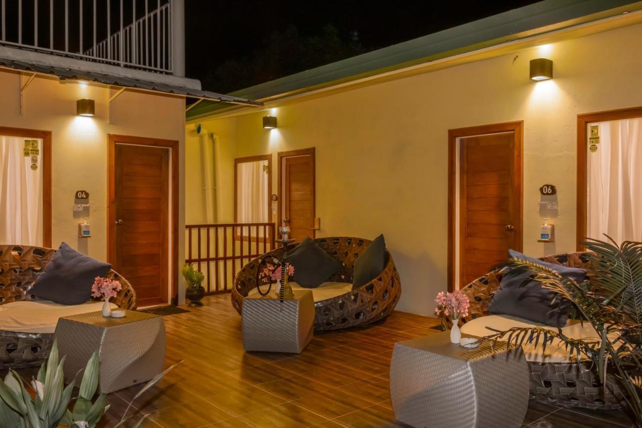 Green Leaf Guest House - Omadhoo ภายนอก รูปภาพ
